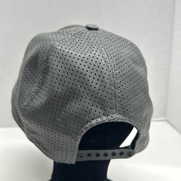 Goorin Bros Hard Ox Trucker Hat Cap Cartoon Graphic Faux Leather Gray Grey - Picture 3 of 8